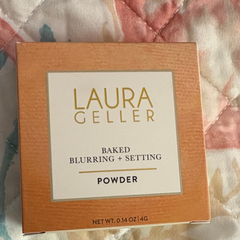 Laura Geller Baked Blurring + Setting Powder - Light/Medium
